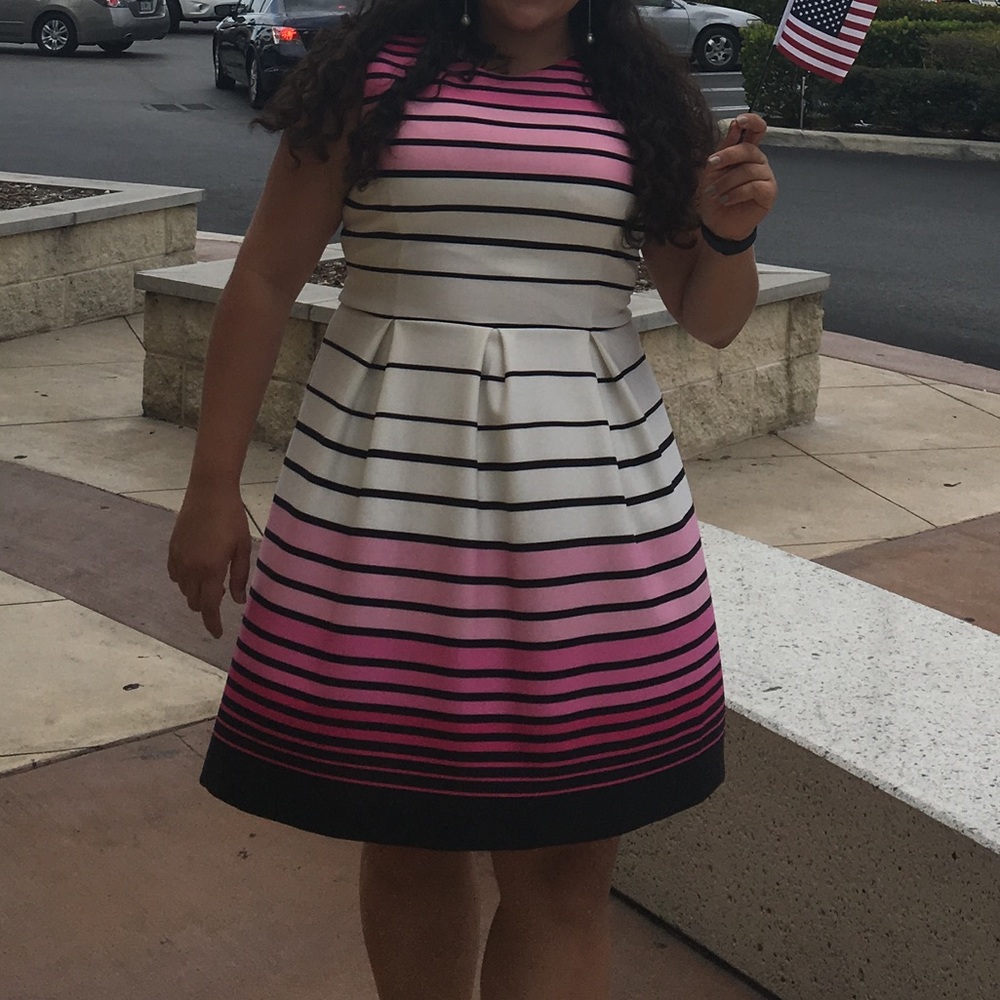 “2 for $25 👗” pleated dreamy dress size 16